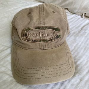 Vintage camo carhartt hat